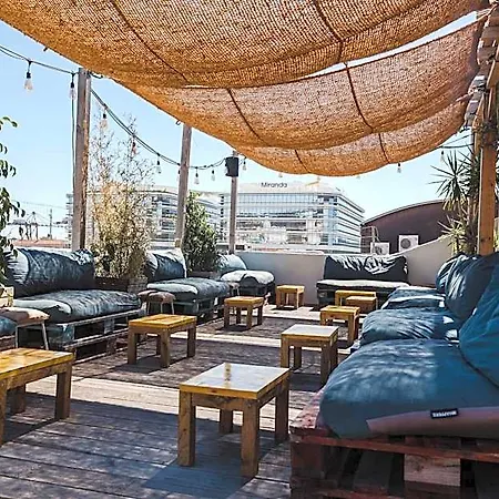 Ξενοδοχείο Lx *